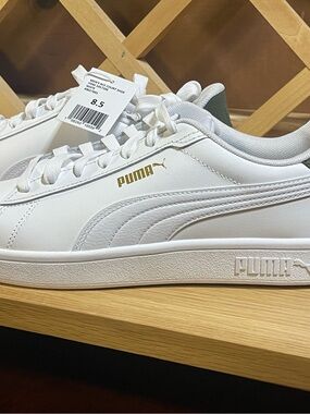 NIB Puma ‘Men’s Sz 8.5 Ace Court White Low Top Sneakers with Gold Logo